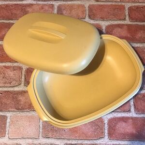 Tupperware Vintage Dish 